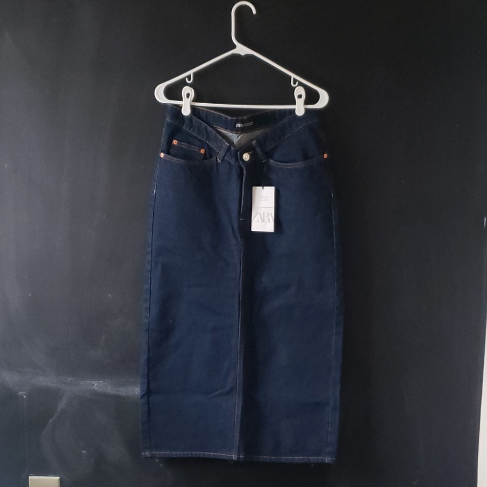 🚨⚡️(flash sale)⚡️🚨--Zara Indigo Denim Midi Skirt